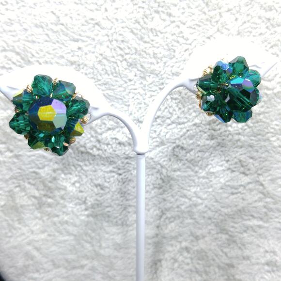 Vintage Green Crystal Beaded Earrings, Aurora Borealis, 1960s Gold Tone Clips - Picture 3 of 10